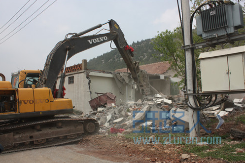 严厉打击侵占国有资产和违法建设行为